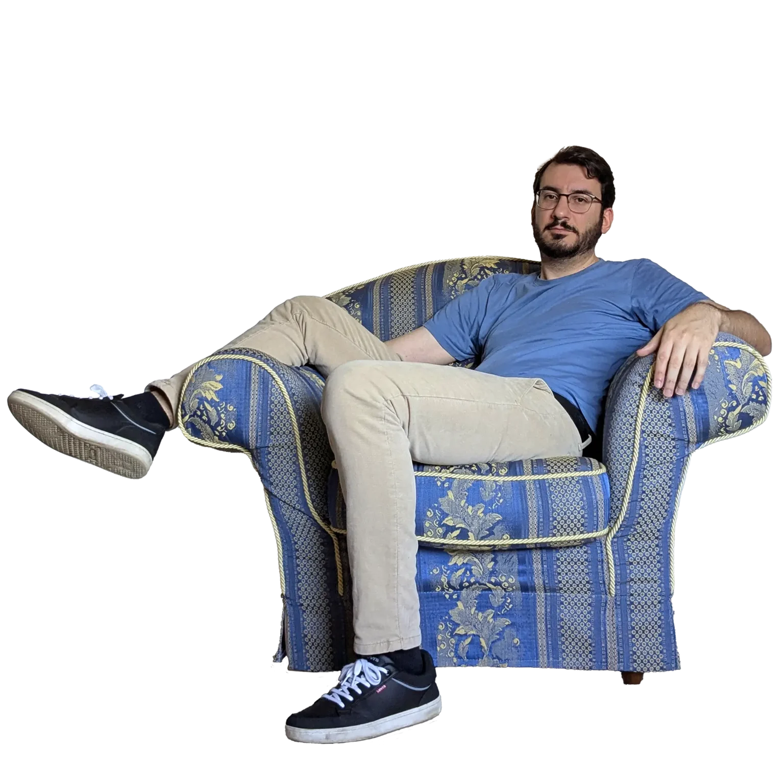 Photo Francesco D'Agostino sitting badly in an armchair