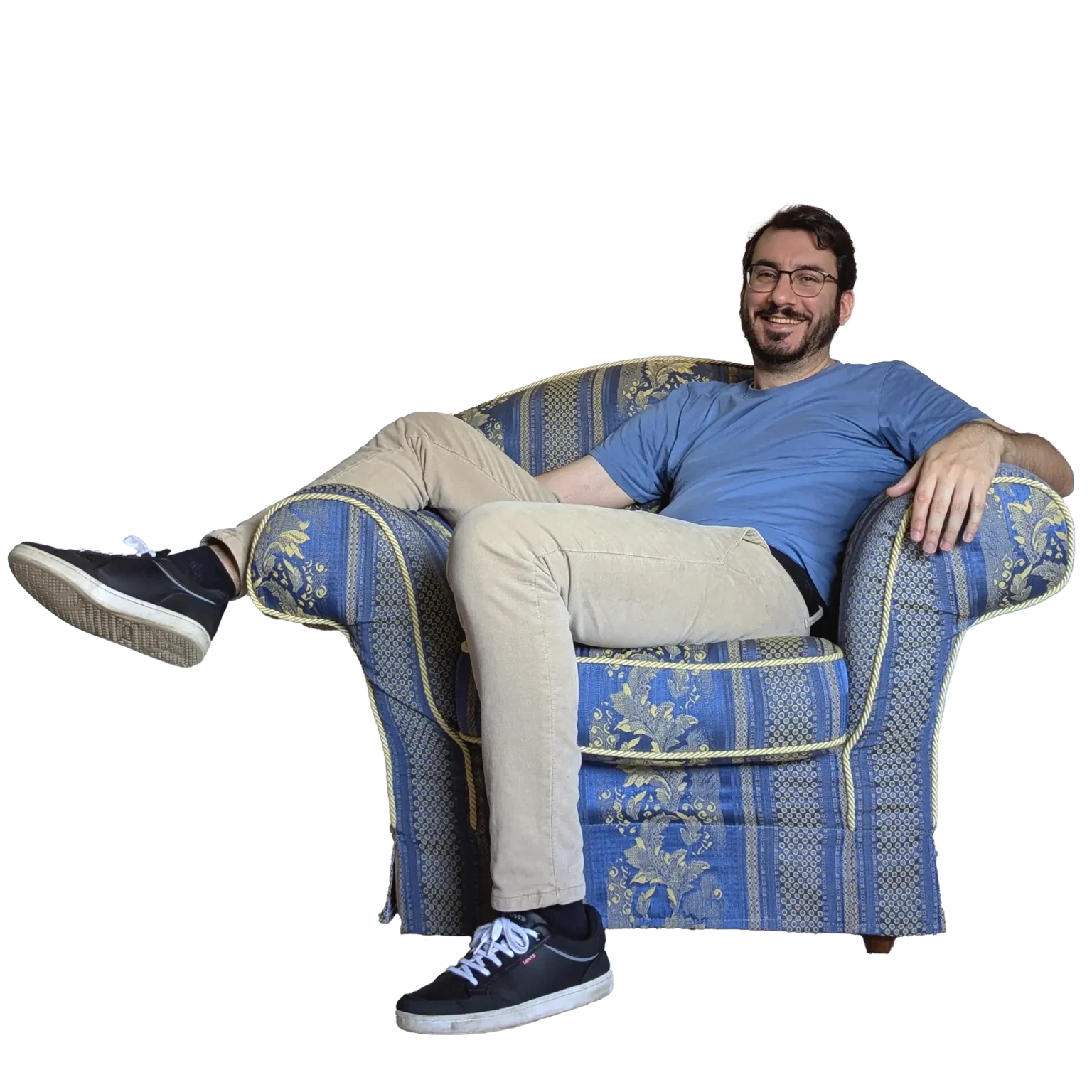 Photo Francesco D'Agostino sitting badly in an armchair